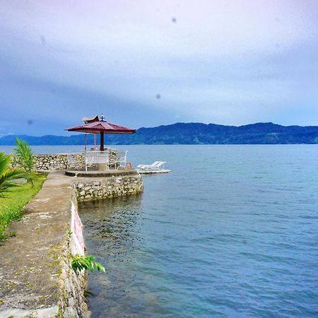 Hotel Pandu Lakeside Tuktuk Kültér fotó