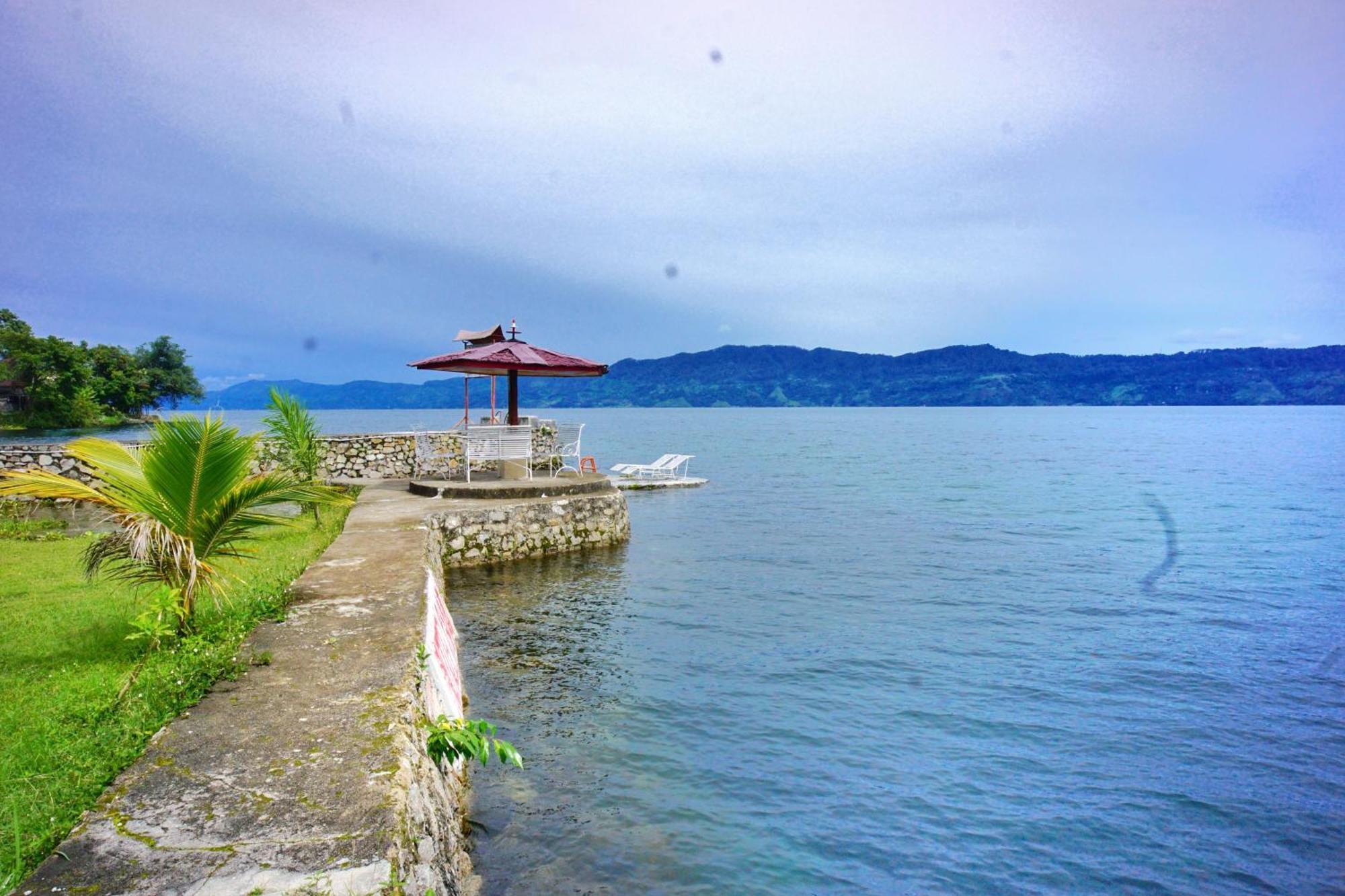 Hotel Pandu Lakeside Tuktuk Kültér fotó