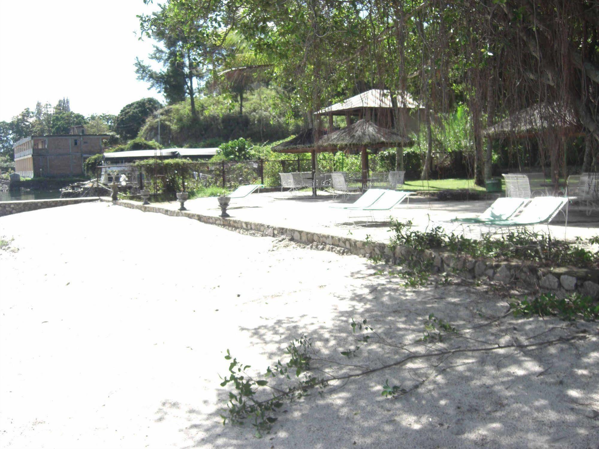 Hotel Pandu Lakeside Tuktuk Kültér fotó