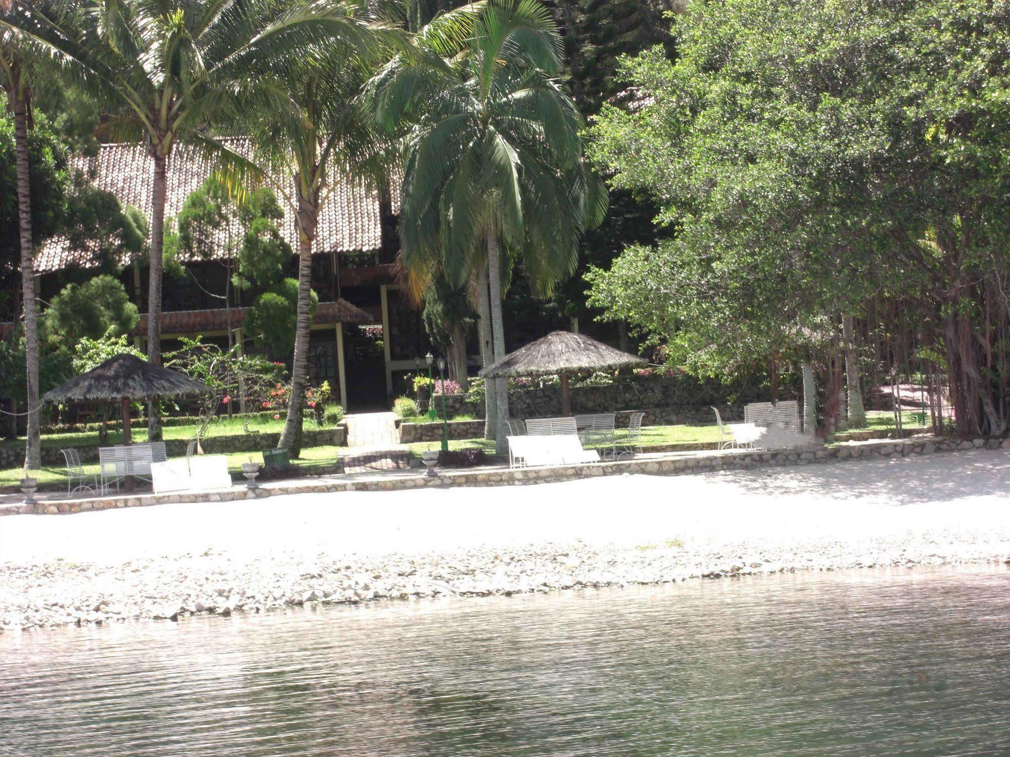 Hotel Pandu Lakeside Tuktuk Kültér fotó